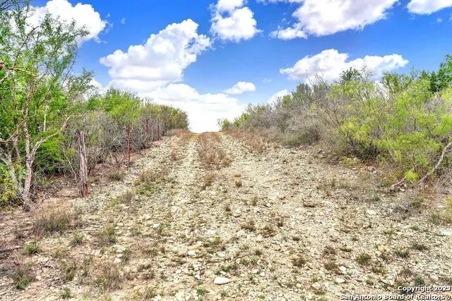2049 County Road 451 Hondo, TX 78861